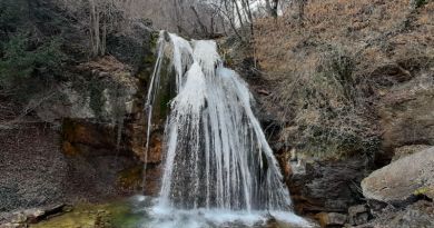 Экскурсии в `Водопад Джур-Джур` из Керчи