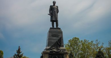 Площадь Нахимова Площадь Нахимова